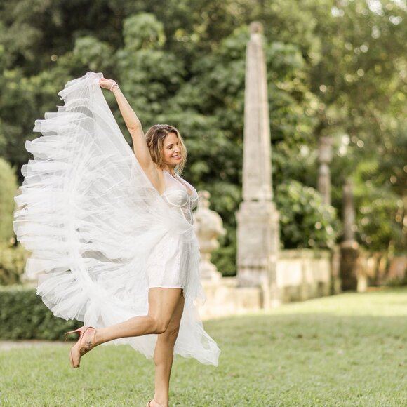 STUNNING Lazarro Gown - Size 2 - Picture 8 of 11